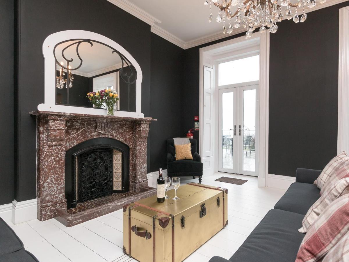 Pendine Manor Villa ภายนอก รูปภาพ